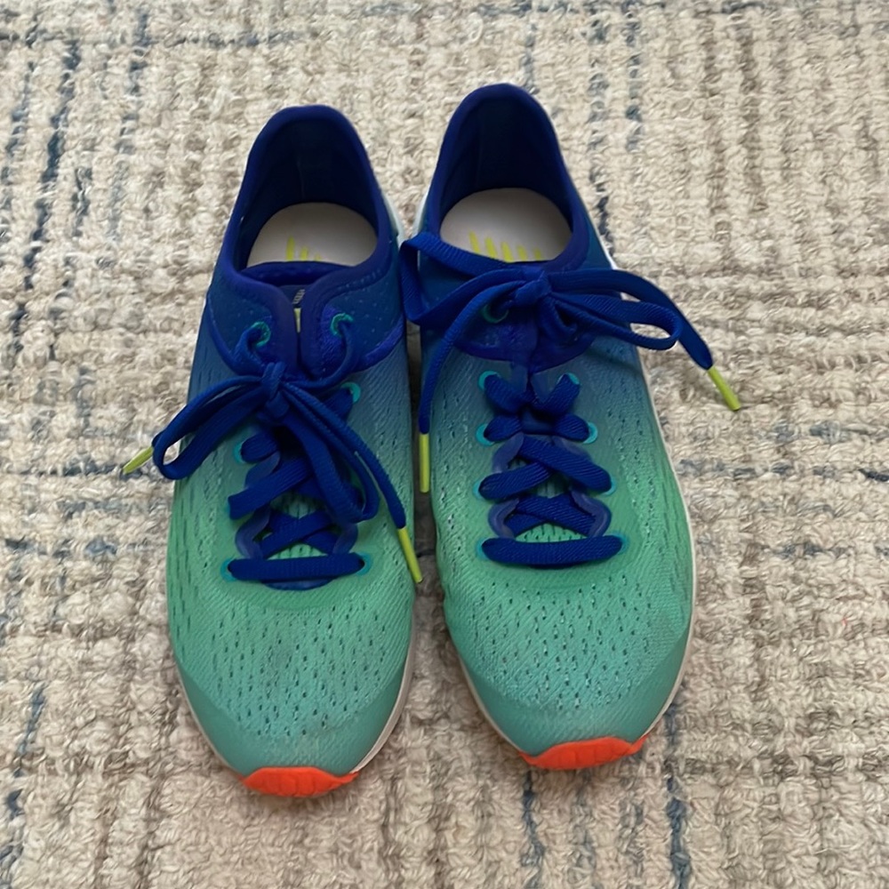New Balance Tennis Shoes
